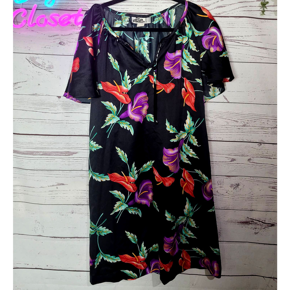 Hilo Hattie Black Floral Hawaiian V-Neck Short Sleeve Dress Womans Size Medium
